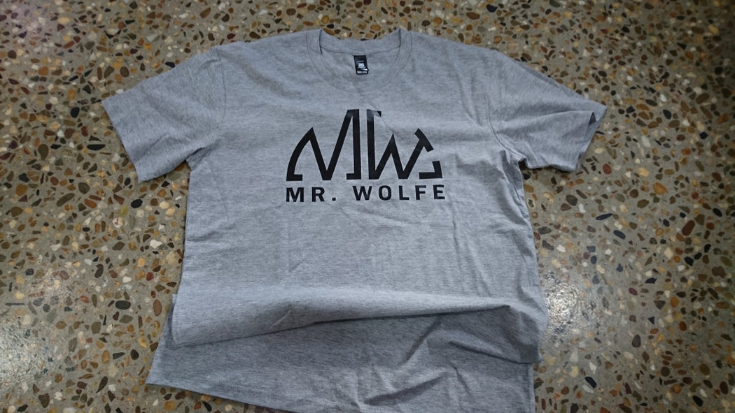 MR WOLFE TRADITIONAL TEE - BLACK ON GREY